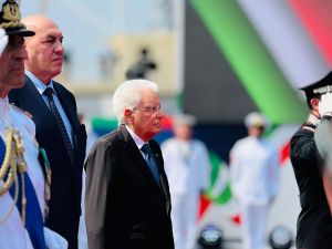 Tour mondiale Vespucci, cerimonia e show delle Frecce Tricolori. Il Presidente Mattarella: "Avete portato l'Italia nel mondo"