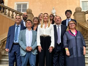 Giunta Salis, il Comune risponde alle polemiche e pubblica l'elenco completo delle deleghe degli assessori