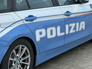 Nascondeva in casa 1.7 kg di cocaina e una pistola, 24enne arrestato a Savona