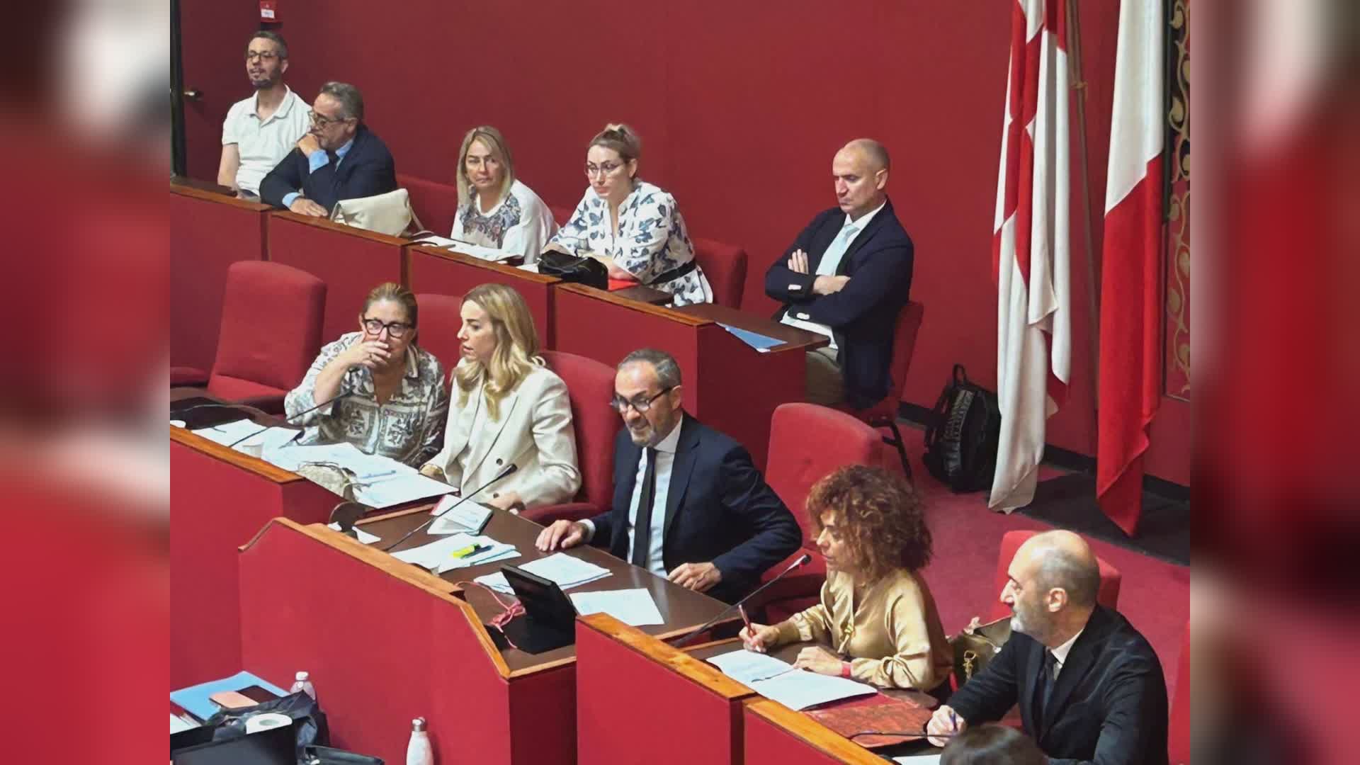 Genova, Villa si commuove dopo l’elezione: “Grazie per la fiducia, lavorerò con imparzialità e trasparenza”
