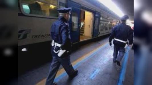 Genova, ancora violenza sui treni: aggrediti capotreno e due addetti sicurezza alla stazione di Voltri