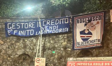 Sampdoria, contestazione a Manfredi a Bogliasco: "Gestore, il credito è finito, vendi la società"