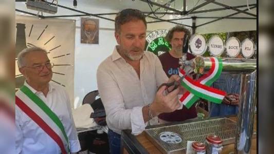 Nasce a Vessalico la prima birra all'aglio nero: tradizione e innovazione si incontrano alla Fiera dell'Aglio