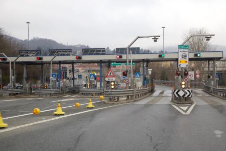 Autostrade: uscita A7 di Bolzaneto chiusa e non segnalata, automobilisti furibondi a Busalla  