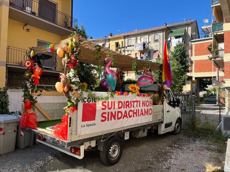 La Spezia Pride 2025, corteo per le vie della città dedicato ai ResistenT*