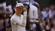 Sinner trionfa a Wimbledon, primo italiano nella storia