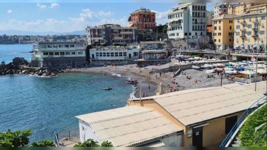 Genova, scatta il divieto temporaneo di balneazione a Priaruggia