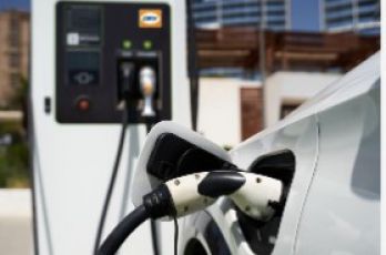 DKV Mobility supera il milione di punti di ricarica per veicoli elettrici, aggiunti mediamente 8.000 al mese