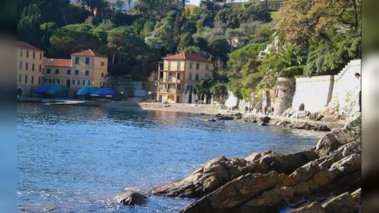 Rapallo: tuffi e bagni di nuovo liberi a San Michele di Pagana, revocato divieto balneazione
