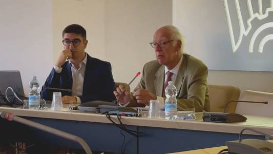 Industria in affanno, tengono i servizi e l’export: l’economia genovese cresce a velocità diverse nel 2025