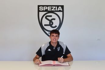 Matteo Onofri firma con lo Spezia fino al 2028: è in ritiro a Santa Cristina 