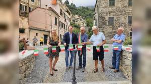 Vernazza, inaugurata la rinnovata piazzetta dei caduti