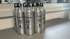 Genova, 2.000 borracce in acciaio per i lavoratori AMIU distribuite in tutte le sedi operative