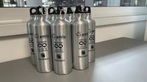 Genova, 2.000 borracce in acciaio per i lavoratori AMIU distribuite in tutte le sedi operative