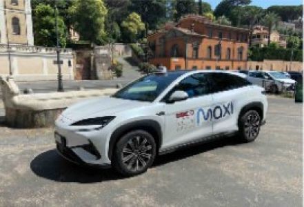 Maxi Mobility raccoglie 1,2 mln di euro per accelerare la transizione elettrica di taxi e flotte urbane