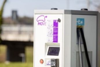 Auto elettriche: DKV Mobility amplia l’offerta di ricarica in Svizzera con Move Mobility