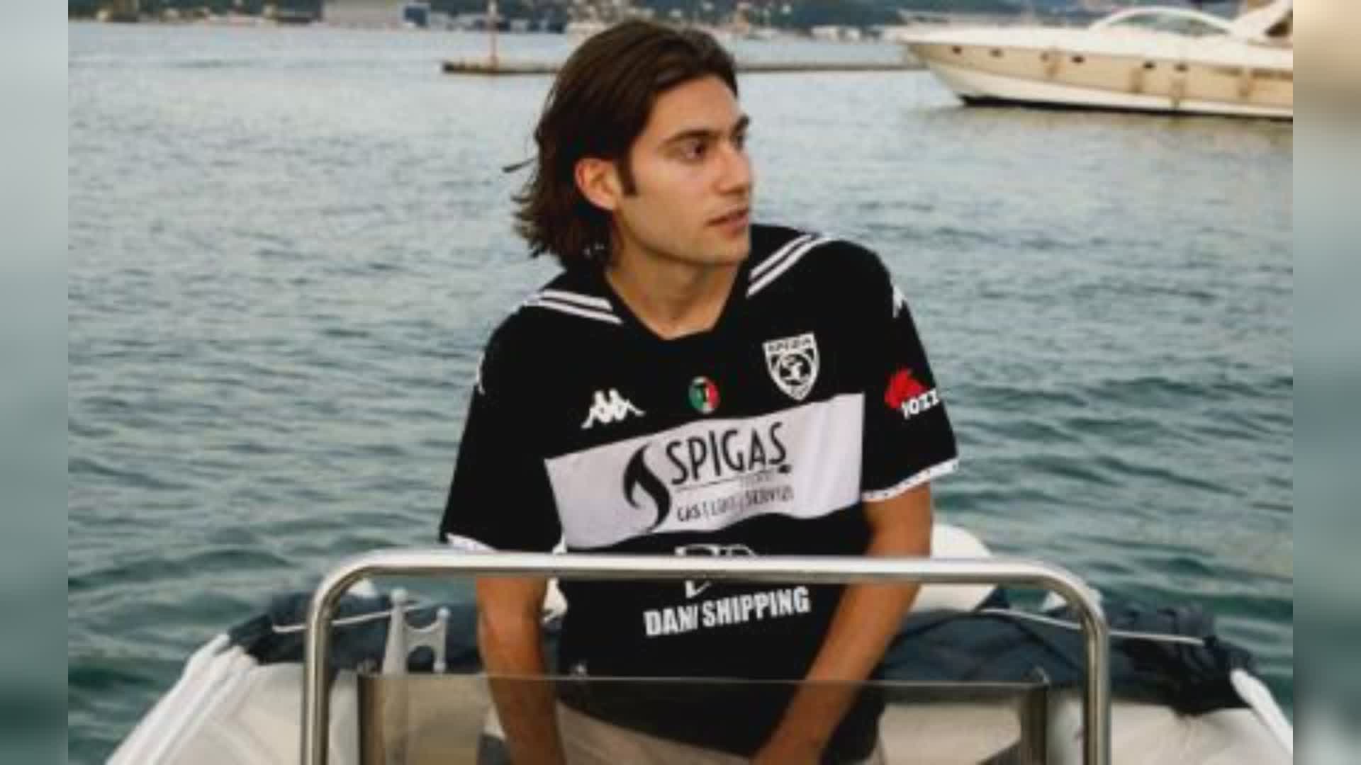 Spezia, la nuova maglia da trasferta è un omaggio al legame con il Picco e con la città
