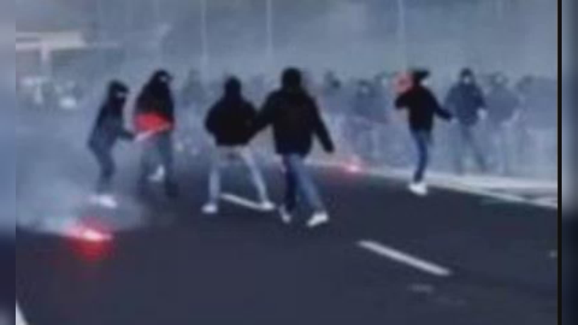 Scontri dopo Genoa-Milan, denunciati tre ultrà: perquisizioni e sequestri