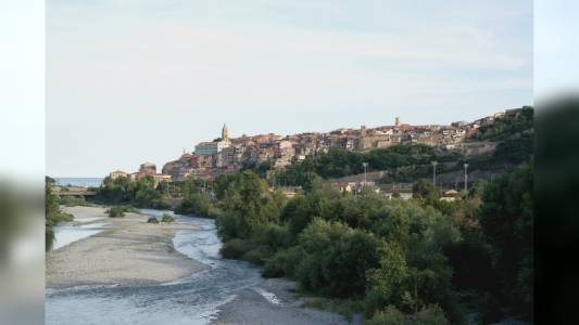 Ventimiglia, ragazzo in gravi condizioni dopo una coltellata all'addome