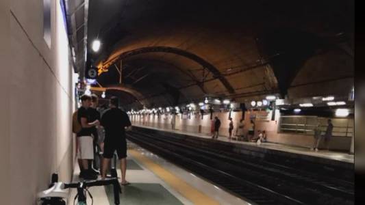 Sanremo: due giovani ubriachi bloccano un treno, denunciati e allontanati dalla città