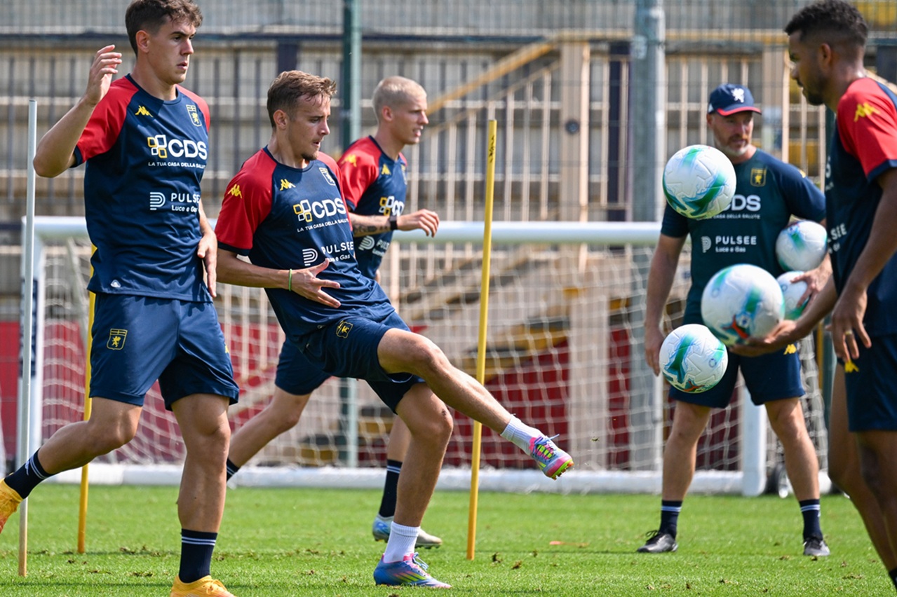Genoa, sale la febbre per il match con il Rennes, mentre Vieira porta la squadra in sala video