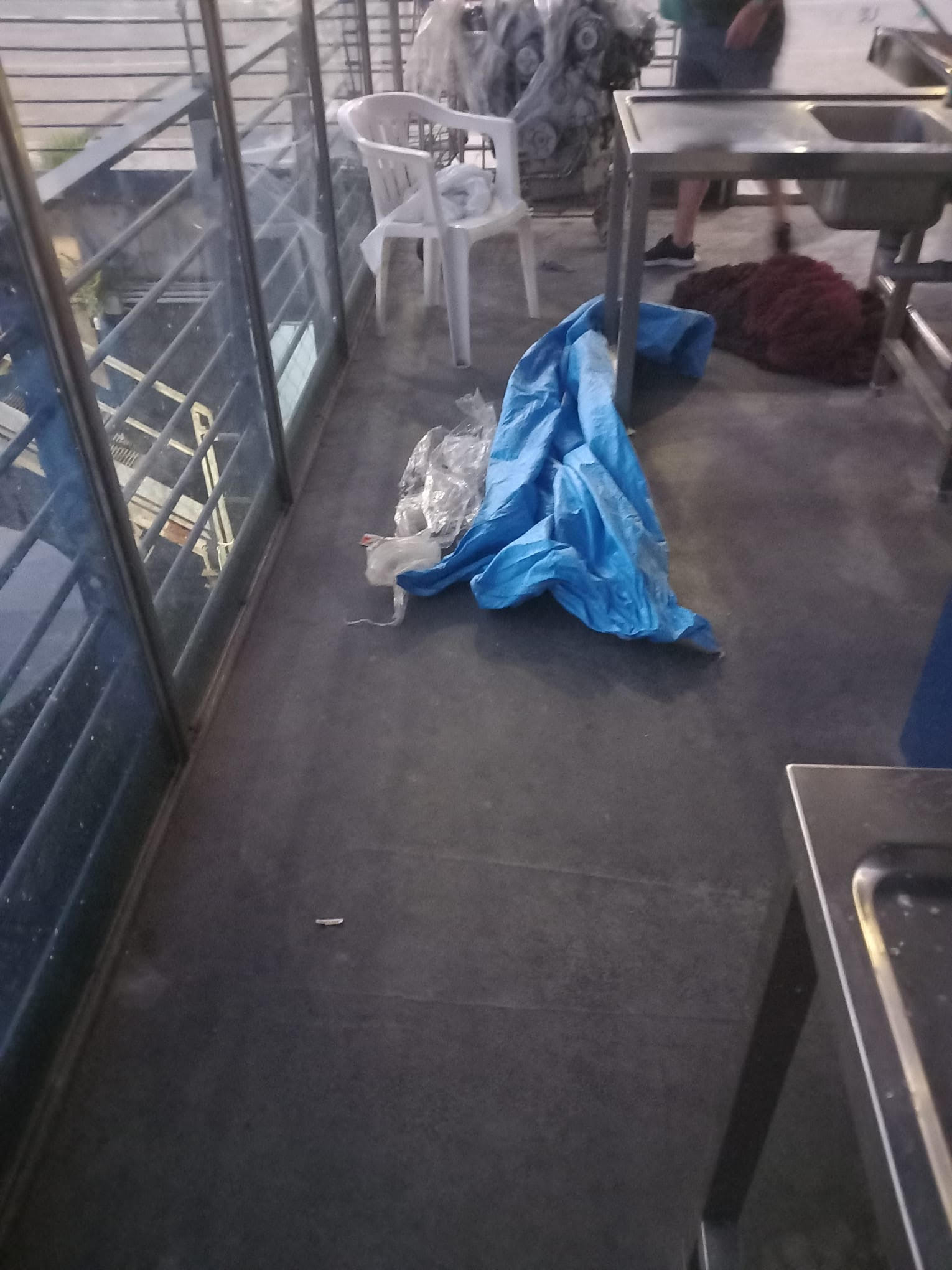 Genova, la disperazione dei pescatori della Darsena: "Abbandonati da tutti e senza sicurezza"