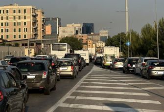 Imbarco traghetti, viabilità in tilt tra San Benigno e Lungomare Canepa. "Allerta traffico' da metà pomeriggio