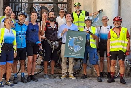Genova-Finale Ligure in bici per il clima: il Manifesto della mobilità sostenibile parte per la COP30