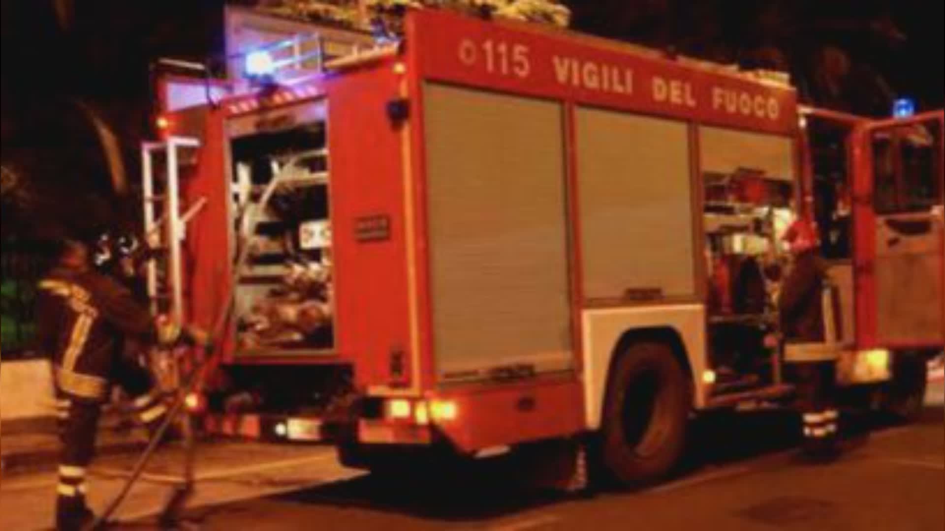 Genova, principio d’incendio in un appartamento a Bolzaneto: grave un 23enne