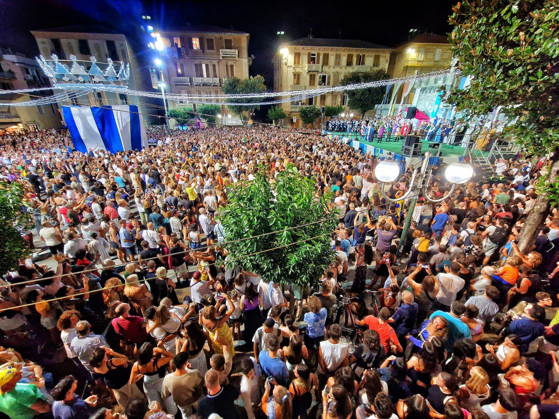 Lavagna si tuffa nel medioevo: stasera l'Addio do Fantin, domani la Torta dei Fieschi