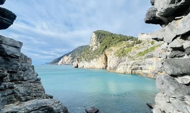 Portovenere, mille lumini sulle rocce: Soccorso alpino in azione per la festa della Madonna Bianca