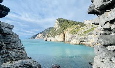 Portovenere, mille lumini sulle rocce: Soccorso alpino in azione per la festa della Madonna Bianca