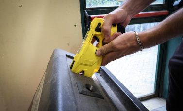 Morto dopo scarica da taser, oggi l'autopsia sul corpo del 41enne