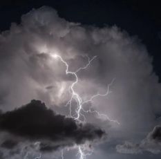 Maltempo Liguria, tempesta di fulmini nella notte: 5mila in 12 ore