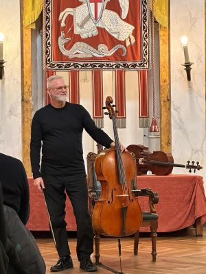 Montoggio: martedì sera Antonio Fantinuoli al violoncello con visita guidata alla quadreria della chiesa