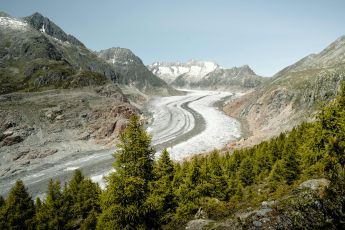 Svizzera, soffre il ghiacciaio di Aletsch: le nevicate non bastano