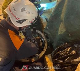 Portacontainer inquinante fermata dalla Guardia Costiera di Genova: irregolarità nelle emissioni di azoto