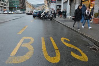 Crisi Amt, le associazioni dei consumatori: “Serve un’unica azienda ferro-Tpl”