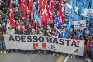 Operaio muore cadendo dal tetto del Comune a Castel Vittorio, sindacati chiedono più sicurezza sul lavoro