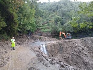 Frane e allagamenti in Fontanabuona, comuni isolati e danni diffusi