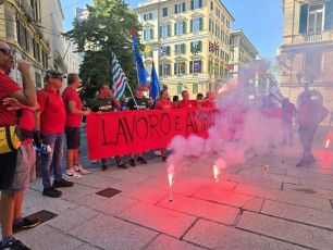 Vertice ex Ilva, sindacati soddisfatti a metà: "Forno elettrico un'opportunità, ma dal ministro mancano risposte"