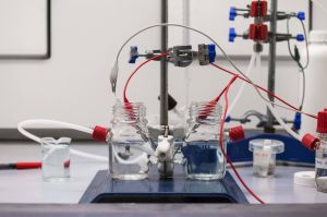 GES e RINA, accordo per sviluppare una batteria innovativa a idrogeno: prototipo entro dicembre 2025