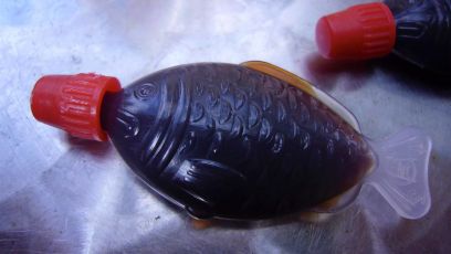 Australia, stop ai contenitori di salsa di soia a forma di pesce nelle confezioni di sushi da asporto