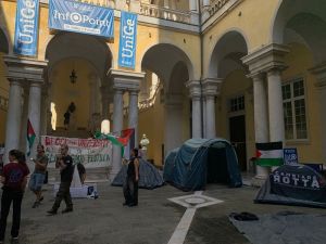 Genova: Flotilla, studenti universitari 'Cambiare rotta' occupano Rettorato