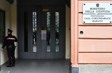 Marassi, poliziotto ferito da un detenuto: alta tensione nel carcere genovese