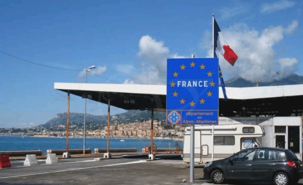 Ventimiglia: arrestato 'passeur' armeno con 5 siriani in auto