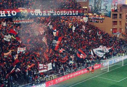 Ekuban risponde a Nico Paz, il Genoa conquista un punto d'oro a Como