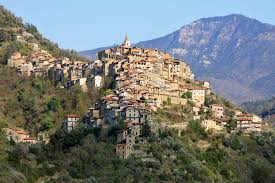 A Scignoria! la simpatia di Irene da Crocefieschi, le parlate di Apricale e le domande del prof Bampi