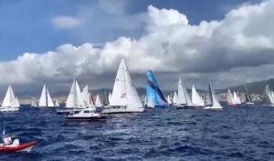 Genova saluta la Millevele, al via la storica regata durante il Salone Nautico. Bucci: "Buon vento"