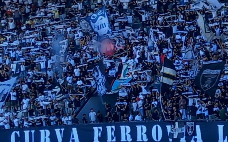 Spezia, crollo al Picco: 1-3 con la Juve Stabia, la Curva Ferrovia contesta 